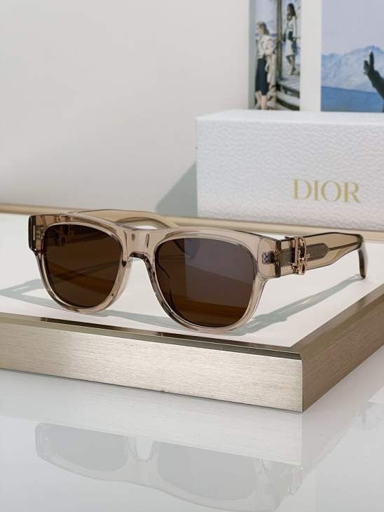 Picture of Dior Sunglasses _SKUfw76988666fw
